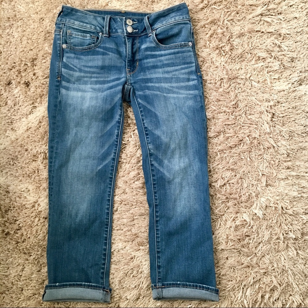 American Eagle Artist Crop